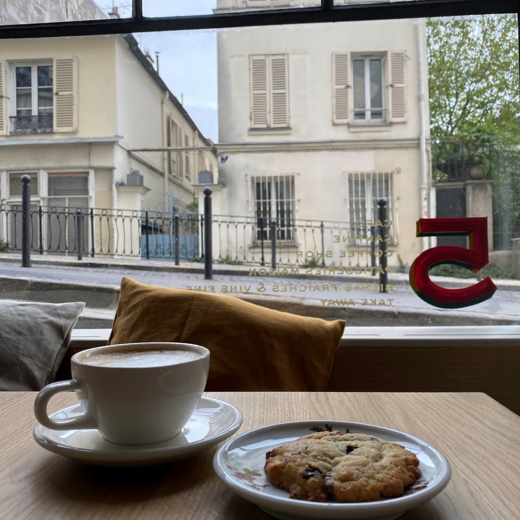 Les 5 Marches - café cantine 3